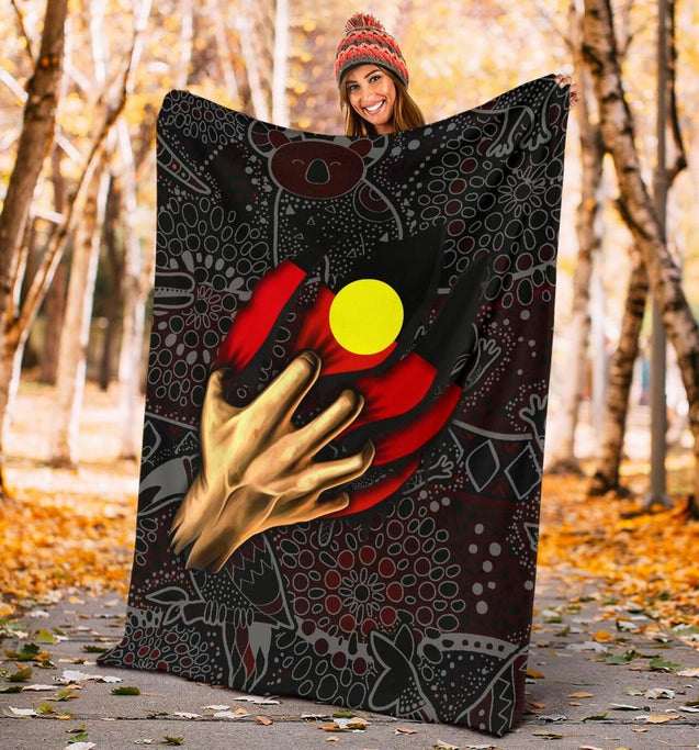 Aboriginal Flag Inside Aboriginal Art Blanket