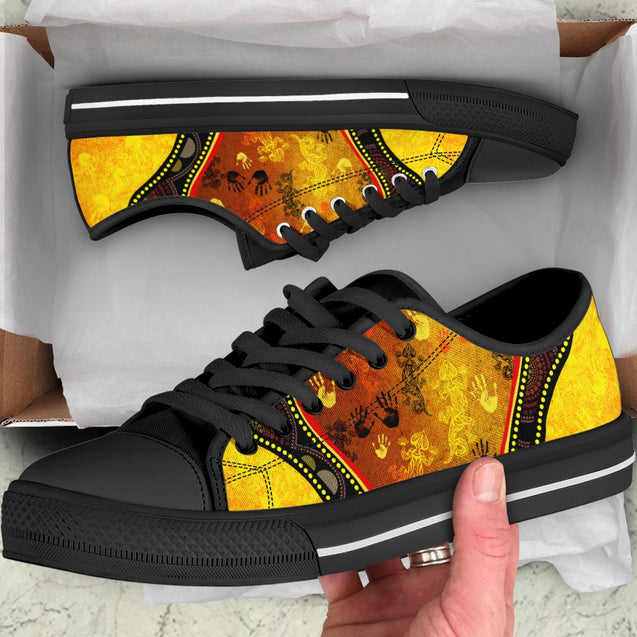 Aboriginal shoes Rock Golden Style Low Top Shoes