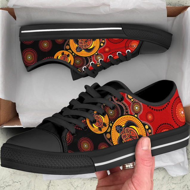 Aboriginal shoes turtles colourful painting art Low Top Shoes