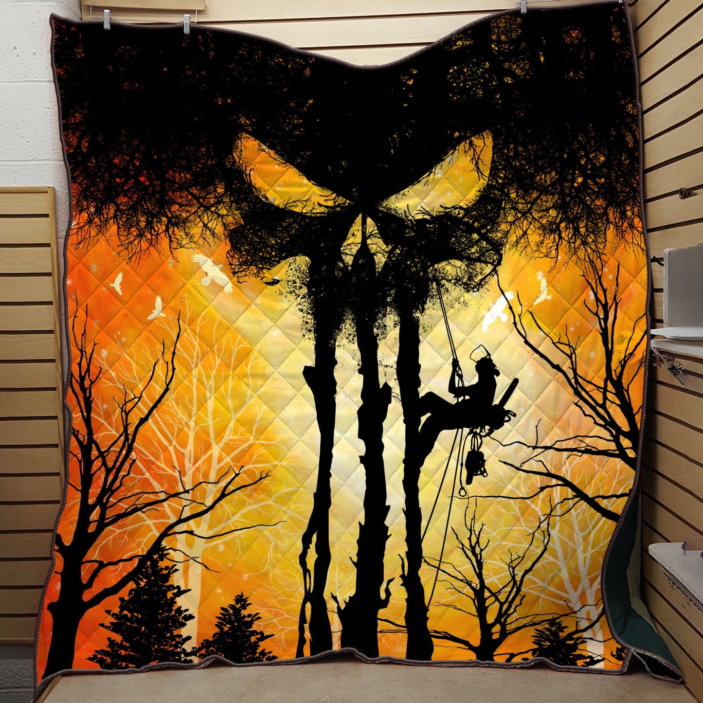 Logger Monster Orange Tree Quilt TR1710201