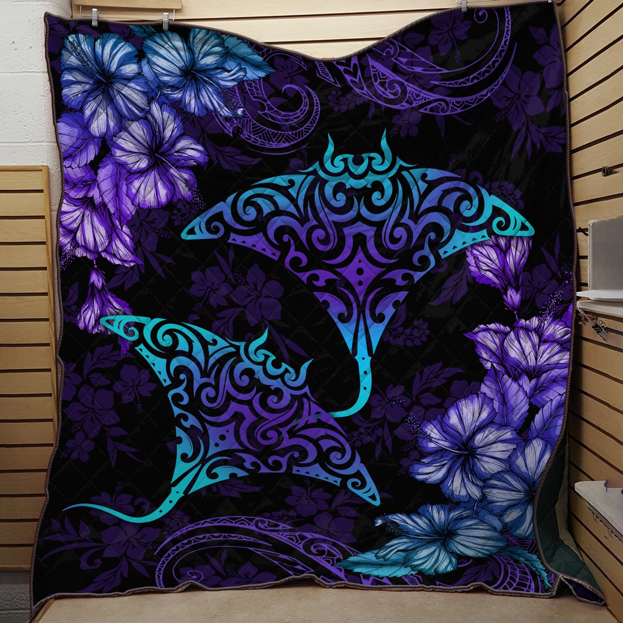 Beautiful Ray Hibiscus Hawaii Quilt