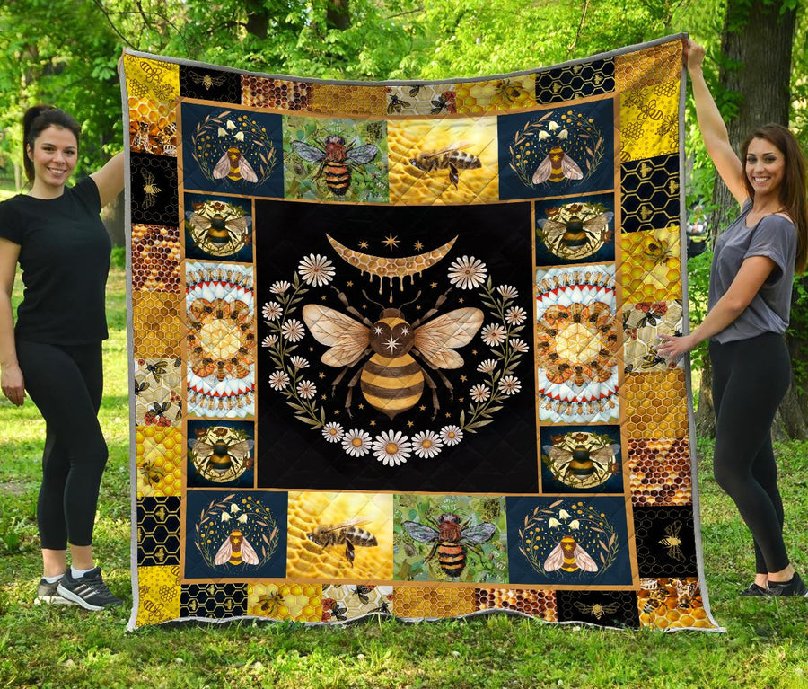 Honey Bee All Over Printed Quilt MEI