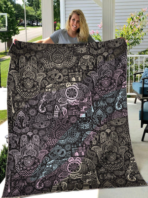 Hamsa Soft and Warm Blanket